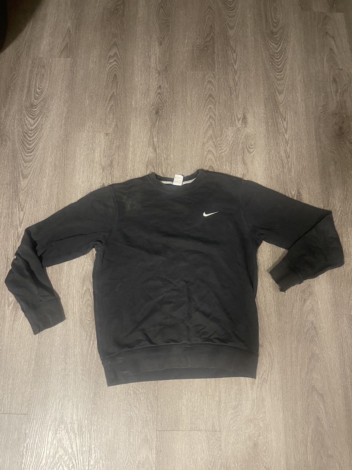 Nike Vtg Nike Crewneck Sweatshirt Swoosh Mens Sz M Faded Black Size US M / EU 48-50 / 2 - 1 Thumbnail