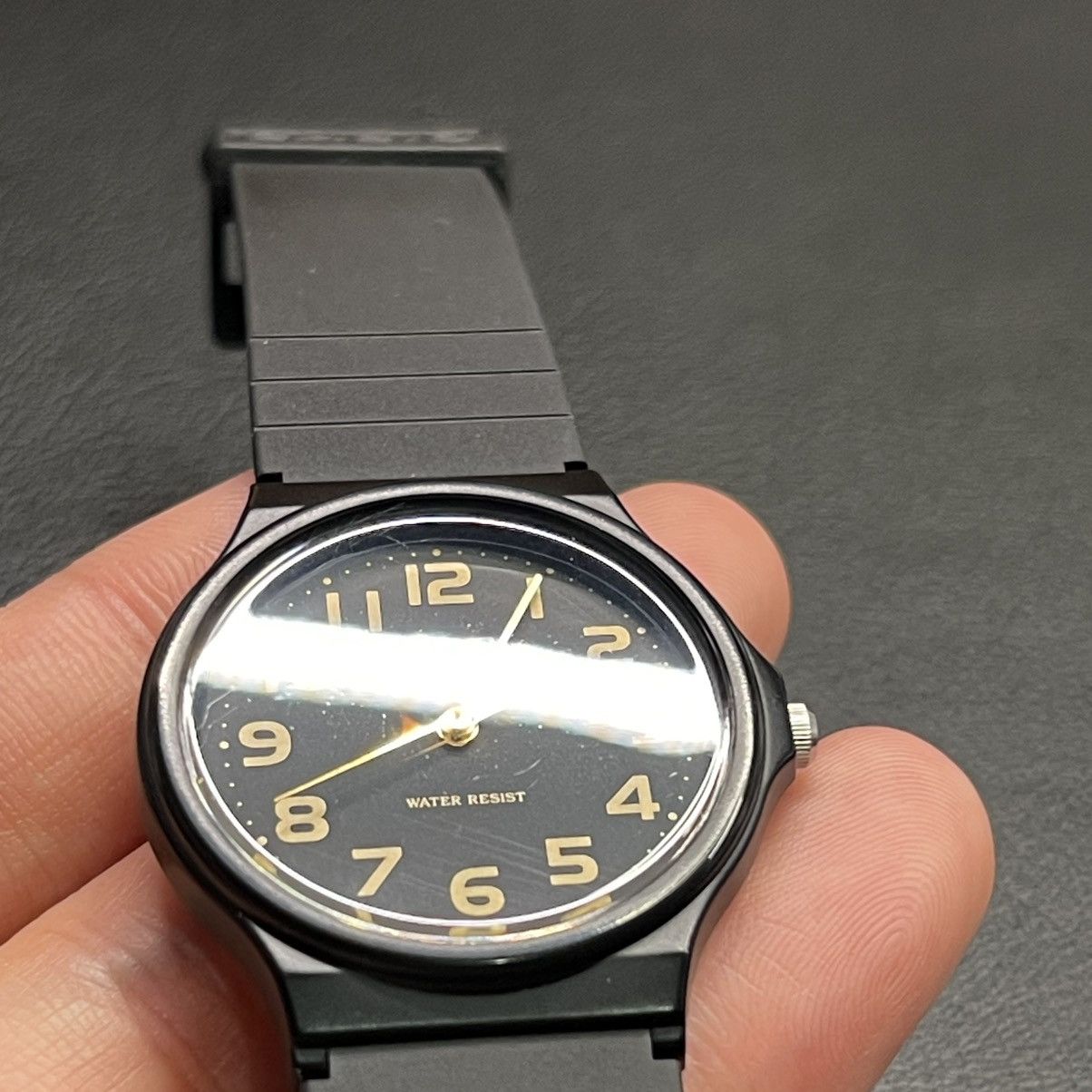 Casio × Japanese Brand Casio Minimalist Classic Retro Watch – Black Gold Size ONE SIZE - 9 Thumbnail