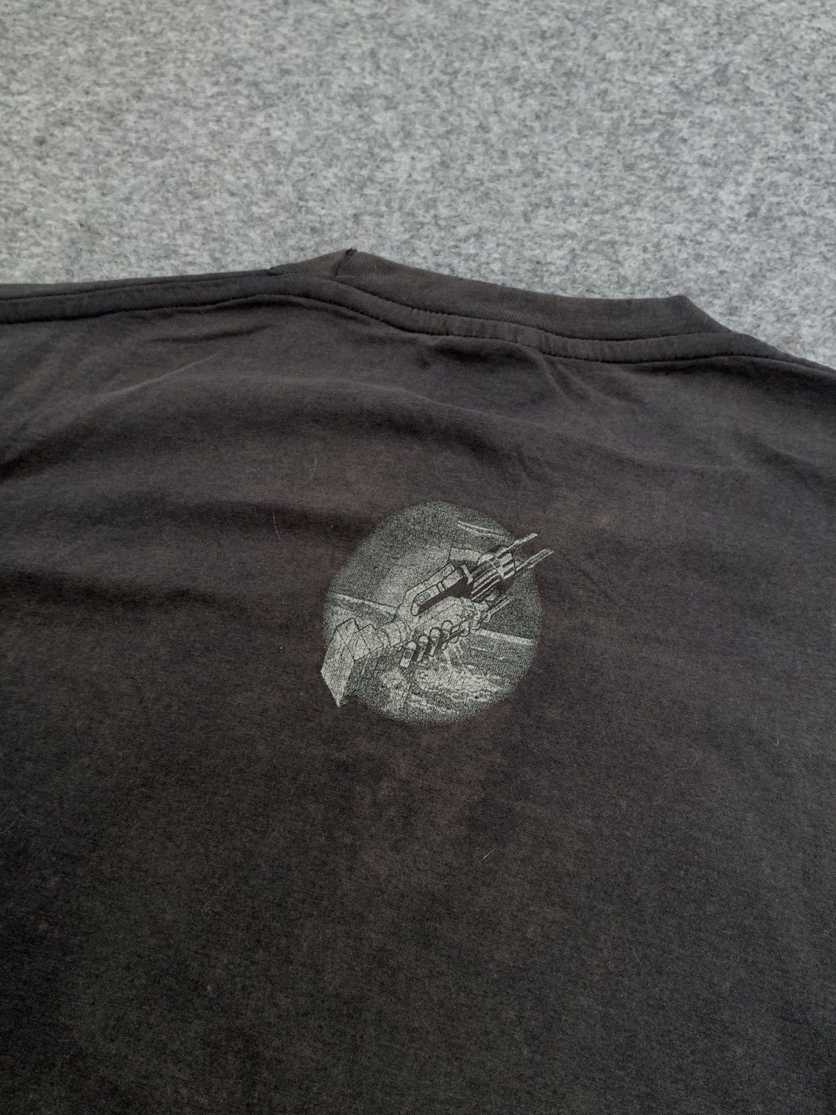 Band Tees 90s PINK FLOYD SUN FADED TRASHED SHIRT Size US M / EU 48-50 / 2 - 5 Thumbnail