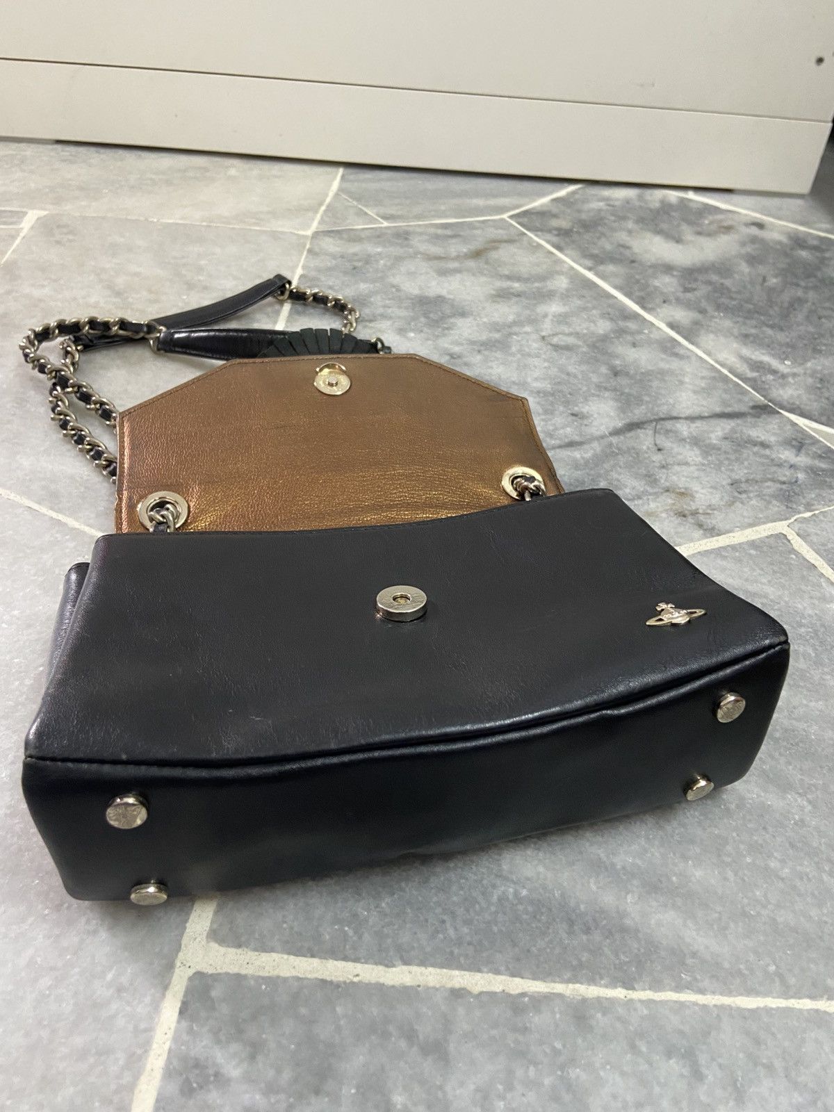 Vivienne Westwood Chain Orb Leather Shoulder Bag Size ONE SIZE - 9 Thumbnail