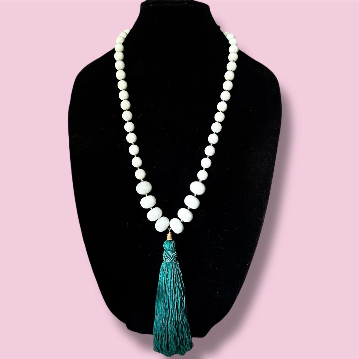 Vintage Vintage chunky white Nephrite Jade bead tassel necklace Size ONE SIZE - 1 Thumbnail