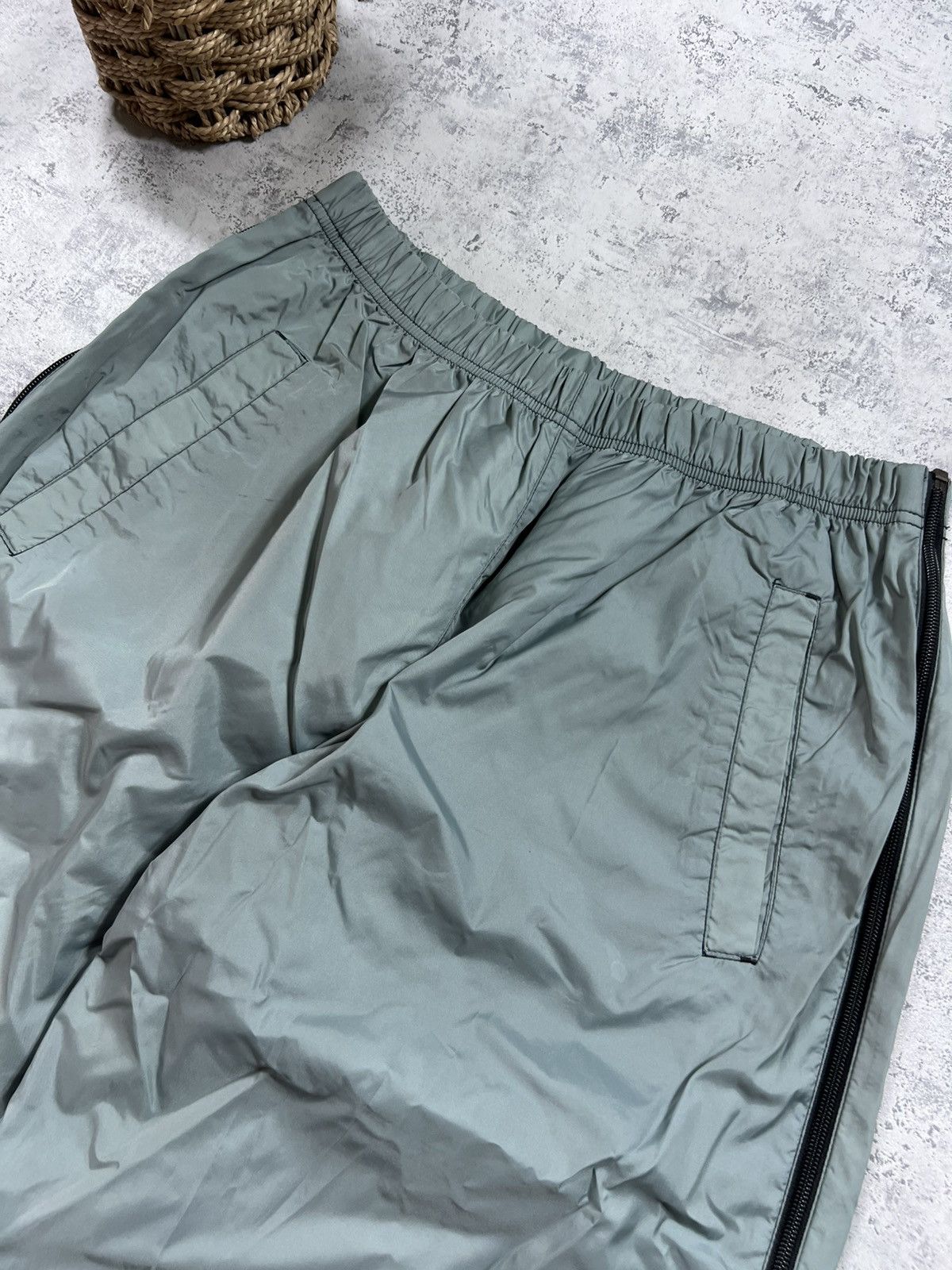 Nike 90s Nike Spellout Vintage Parachute Nylon Baggy Retro Pants Size US 32 / EU 48 - 3 Thumbnail