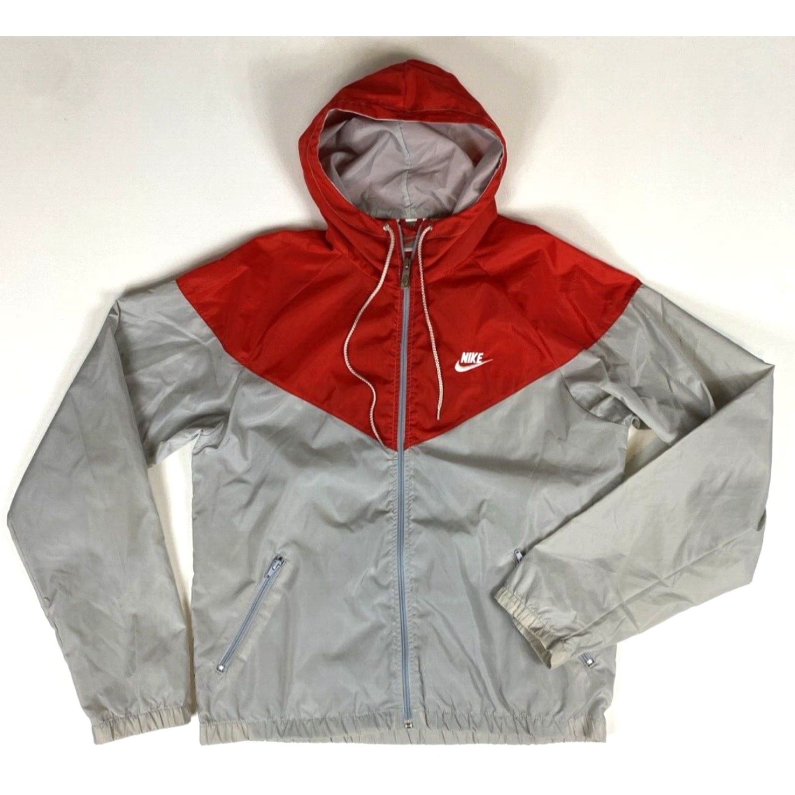 Nike VINTAGE Nike Windbreaker Jacket Mens 80s Nylon Hooded Lightweight Sz M Gray Red 80s Nike Windbreaker Jacket Mens Size US M / EU 48-50 / 2 - 2 Thumbnail