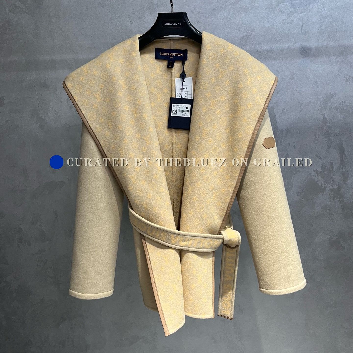 Louis Vuitton Louis Vuitton Camel Logo Belted Short Coat Size M / US 6-8 / IT 42-44 - 1 Thumbnail