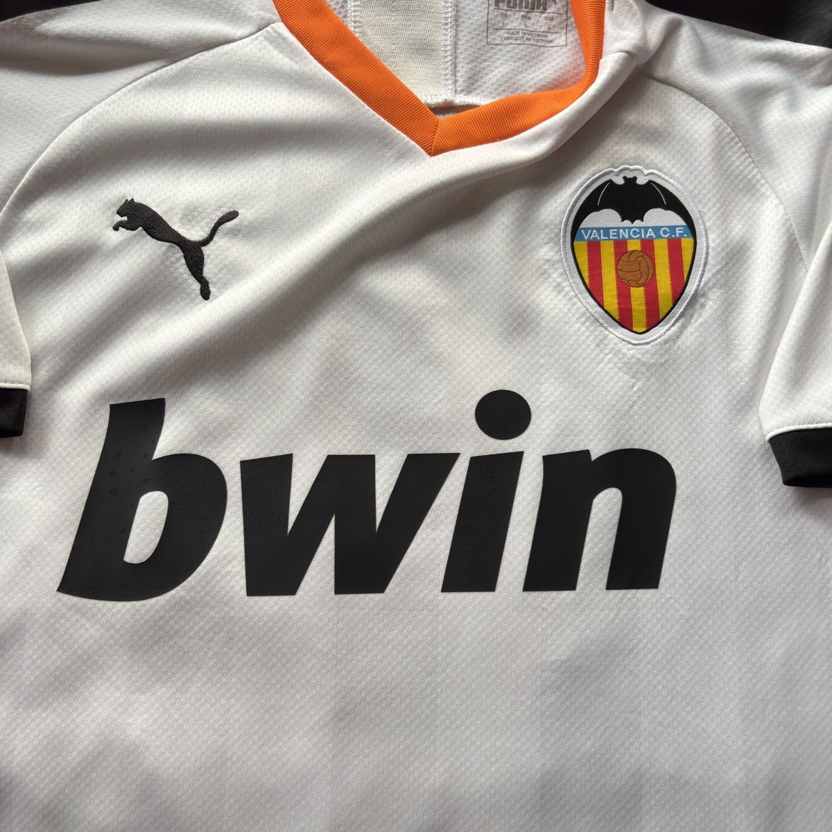 Puma Valencia Home 2019-20 Lee Kang In #16 Soccer Jersey Size US L / EU 52-54 / 3 - 5 Thumbnail