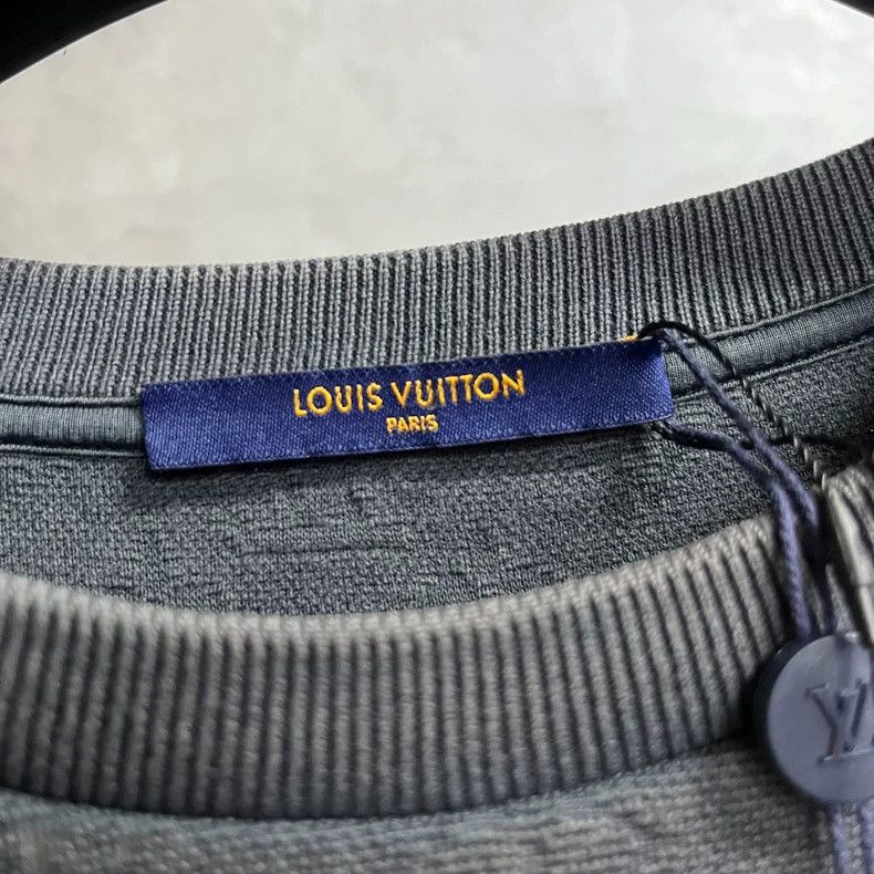 Louis Vuitton Louis Vuitton Round Neck Pullover in Solid short sleeves Size US XXL / EU 58 / 5 - 4 Thumbnail