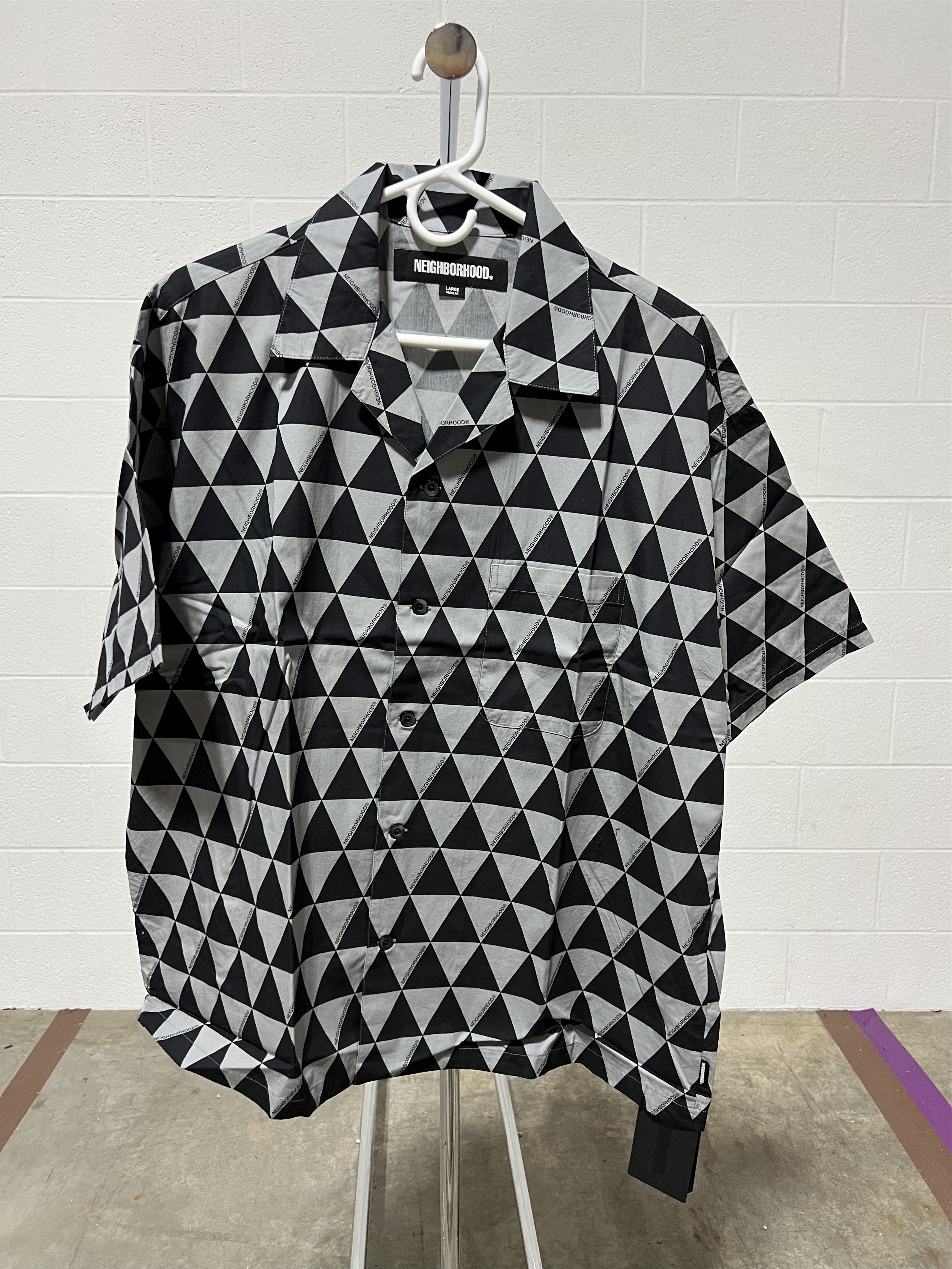 Neighborhood Neighborhood Triangle Pattern Hawaiian Shirt 'Grey' Size US L / EU 52-54 / 3 - 1 Thumbnail