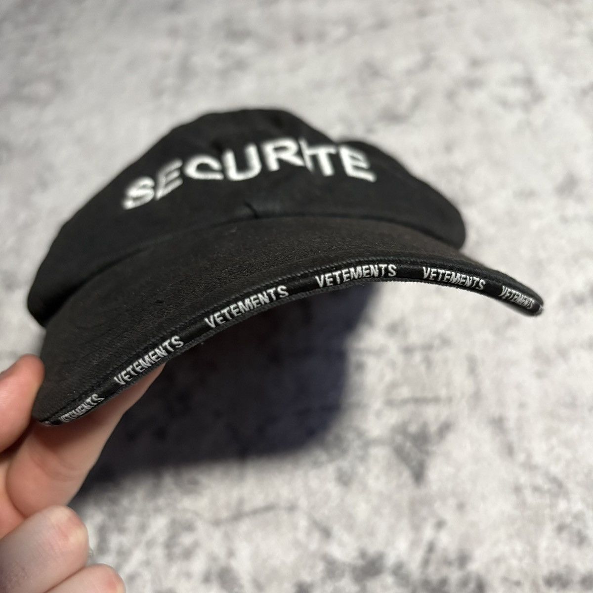 Reebok × Vetements Vetements x Reebok Securite Logo Hat Size ONE SIZE - 3 Thumbnail