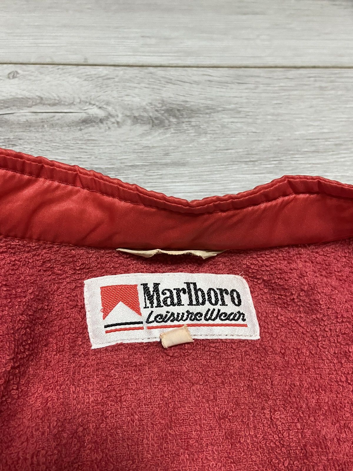 Marlboro Marlboro vintage red nylon bomber zip Size US L / EU 52-54 / 3 - 9 Thumbnail