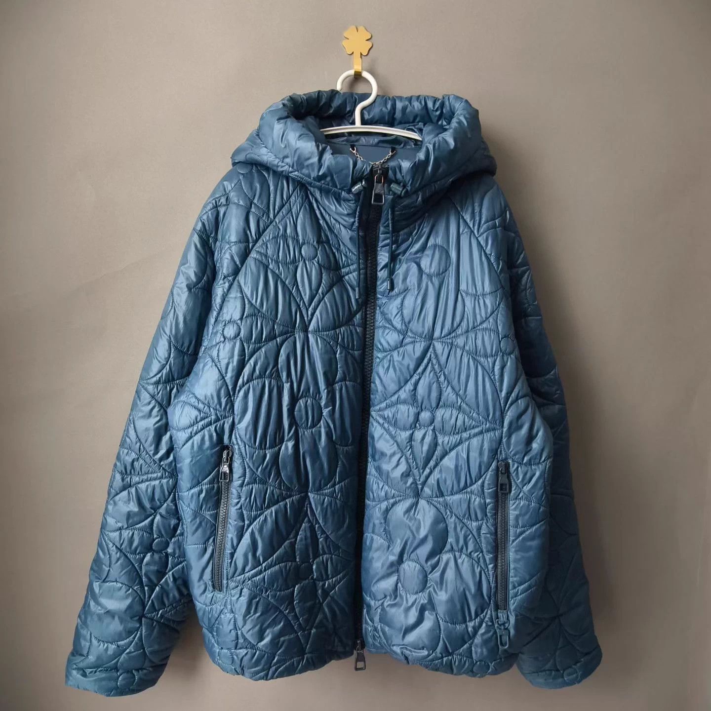 Louis Vuitton LV embossed Monogram allover puffer jacket 50 99 Size US M / EU 48-50 / 2 - 1 Thumbnail