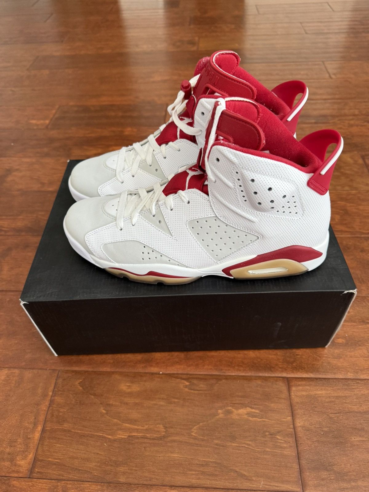 Jordan Brand × Nike Jordan 6 “Alternate Hare” Size US 11 / EU 44 - 3 Thumbnail