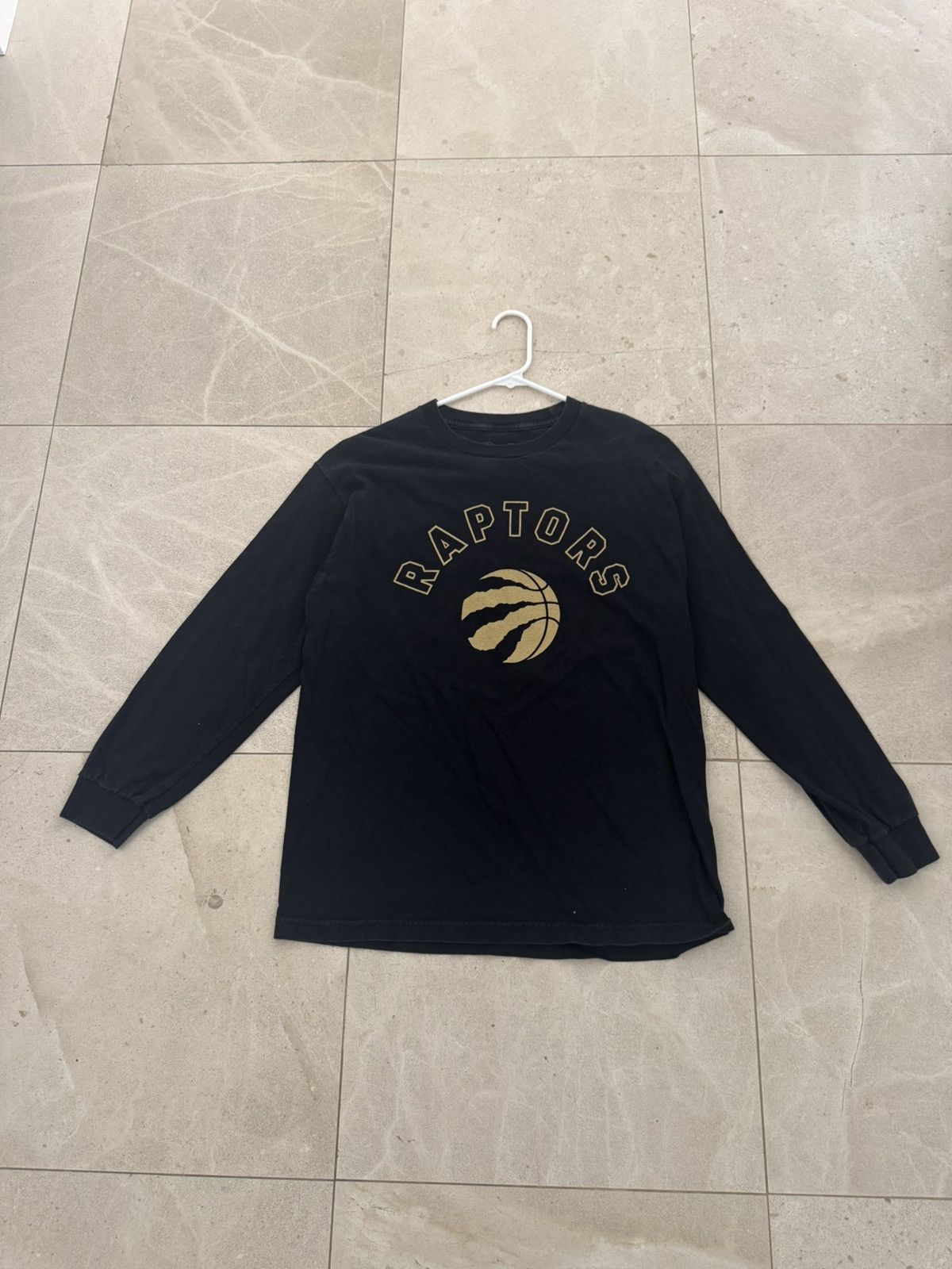 Drake raptors X drake tee Size US M / EU 48-50 / 2 - 2 Thumbnail