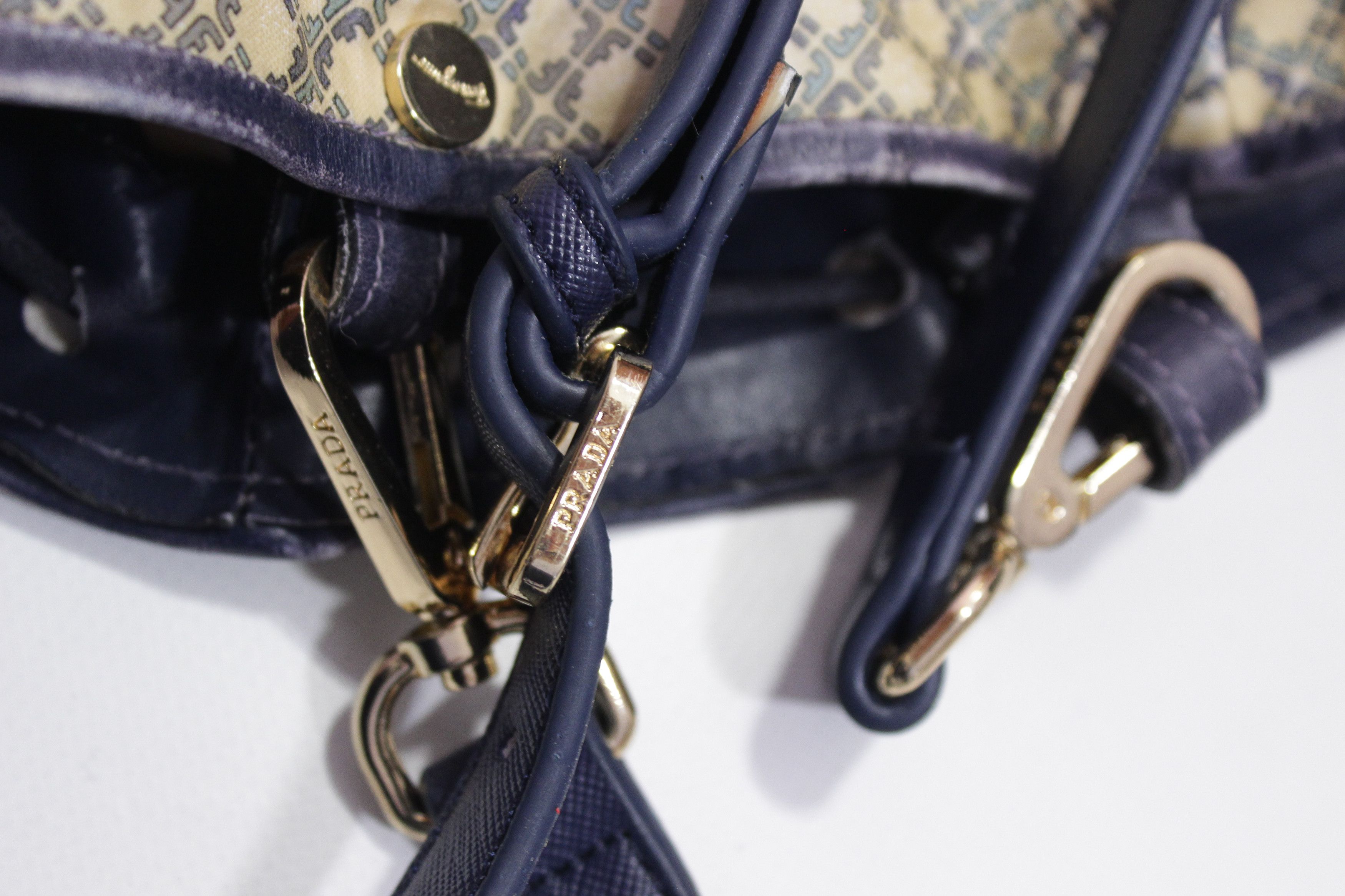Salvatore Ferragamo 90S Monogram Bucket Bag Vintage Size ONE SIZE - 11 Thumbnail