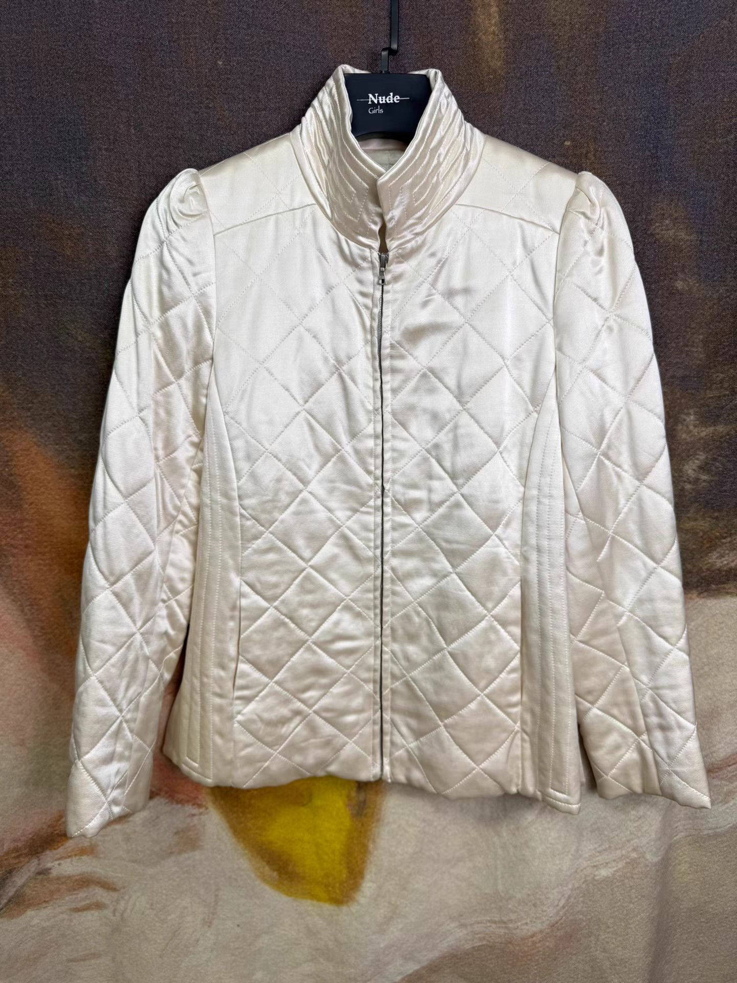 Dries Van Noten Dries Van Noten 100% Silk Champagne Padded Jacket K20 Size US S / EU 44-46 / 1 - 1 Thumbnail