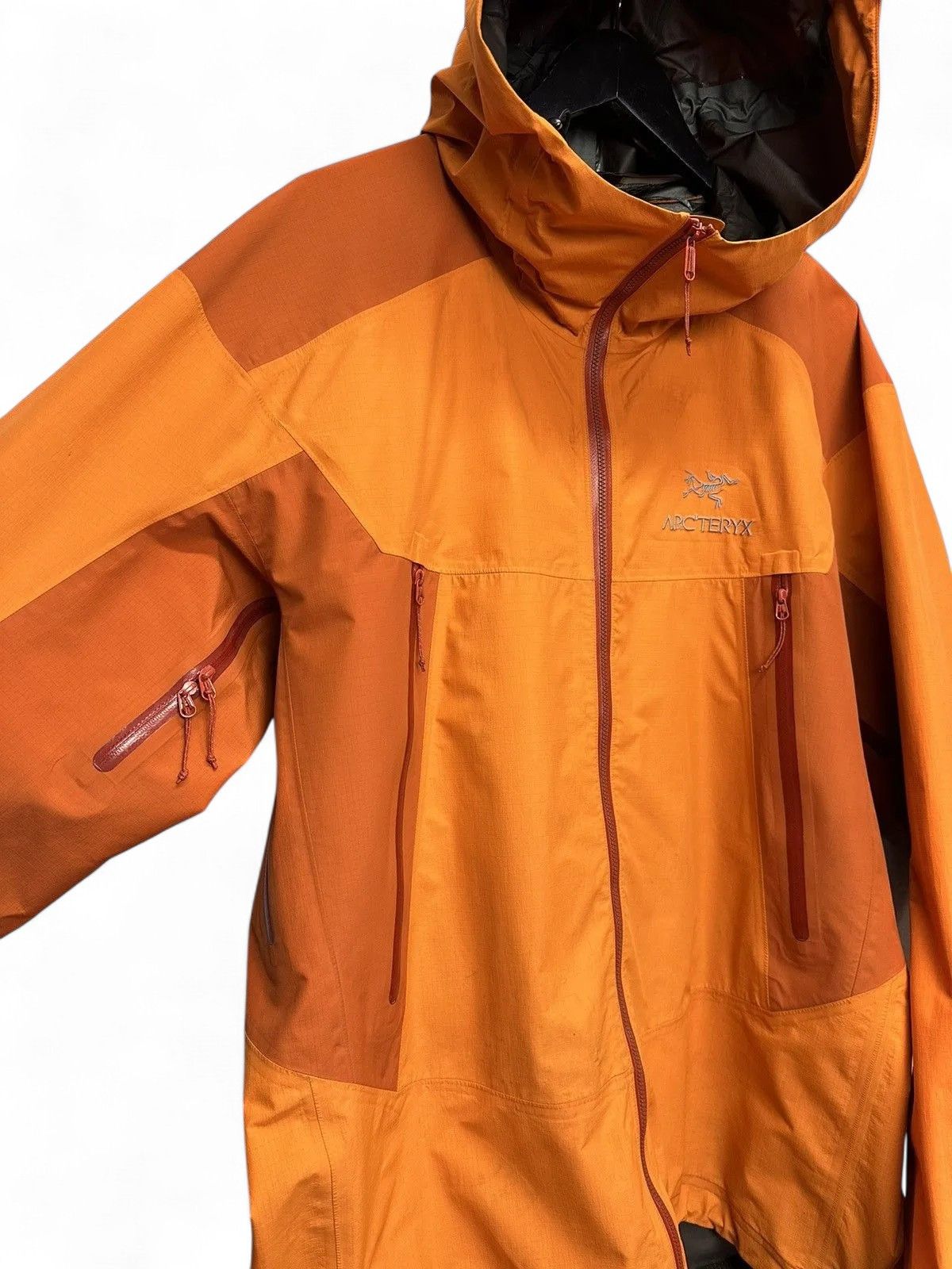 Goretex Arcteryx orange tech jacket outdoor windproof hiking style Size US XL / EU 56 / 4 - 6 Thumbnail