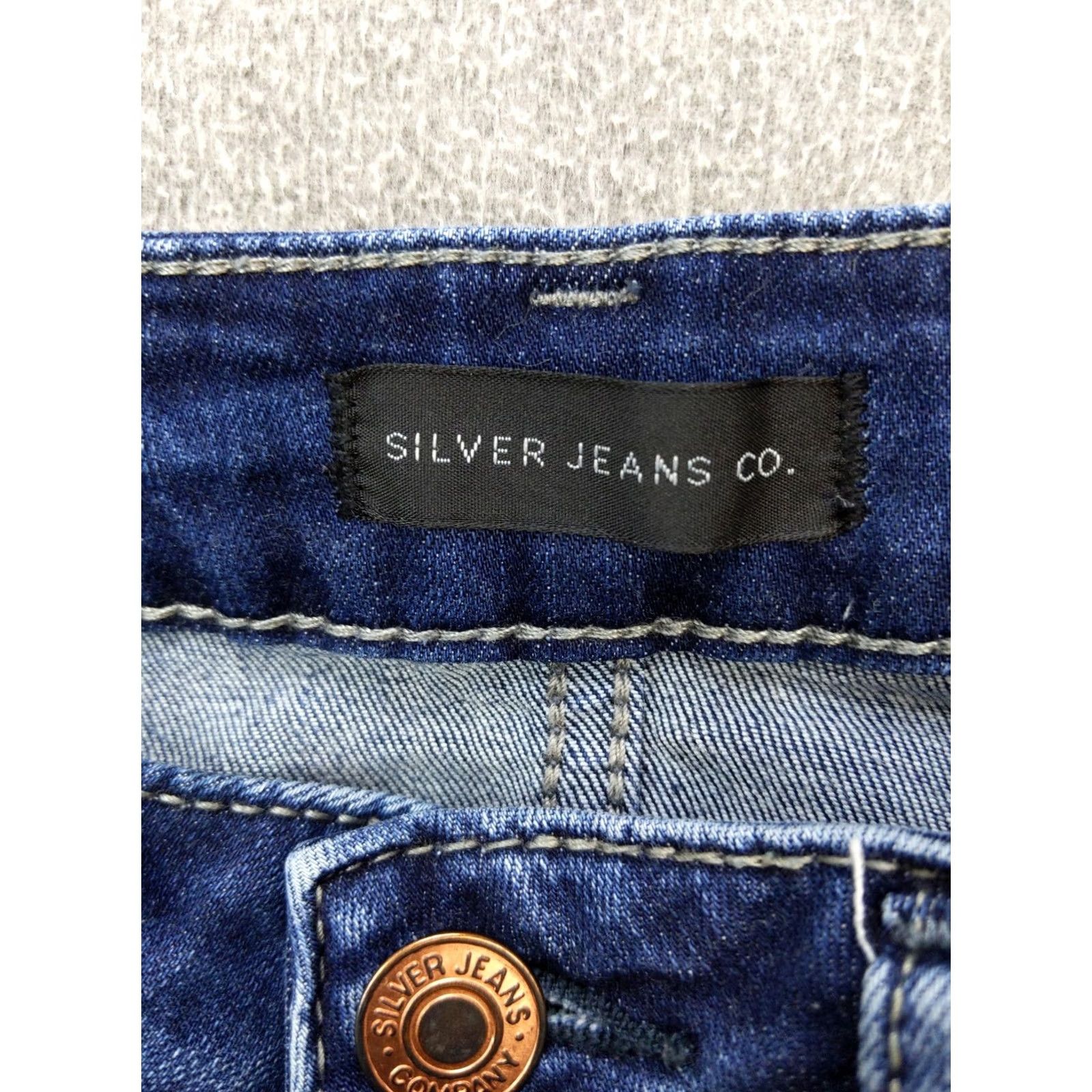 Silver Jeans Co. Silver Jeans Co Suki Capri Jeans Womens 28 Blue Dark Wash Mid Rise Stretch Denim Capris Jeans Womens Boys? Size 28" / US 6 / IT 42 - 3 Thumbnail