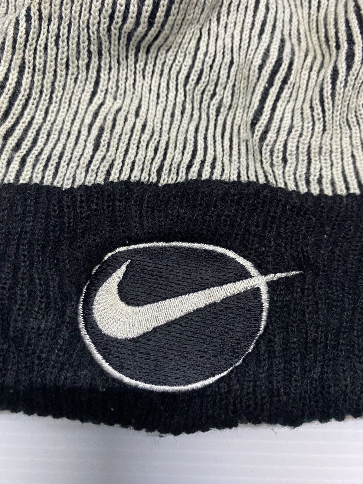 Nike Nike Small Logo Embroidery Beanie Hat Size ONE SIZE - 2 Thumbnail