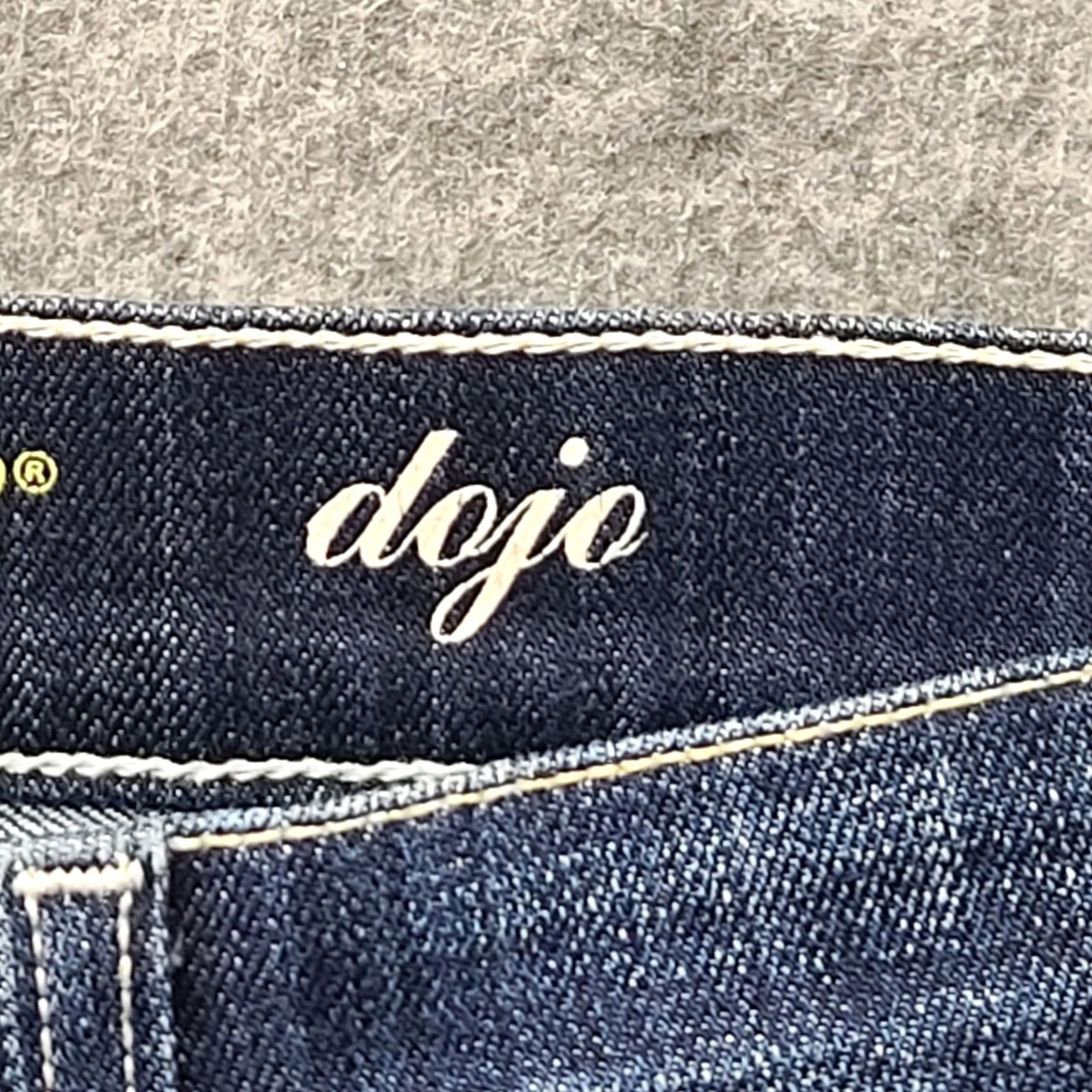 7 For All Mankind VINTAGE 7 For All Mankind Cut Off Shorts Womens 25 Dojo Distressed Stretch Booty Daisy Denim Blue Pocket 5-Pocket Logo Embroidered Size 42" / US 20 - 3 Thumbnail