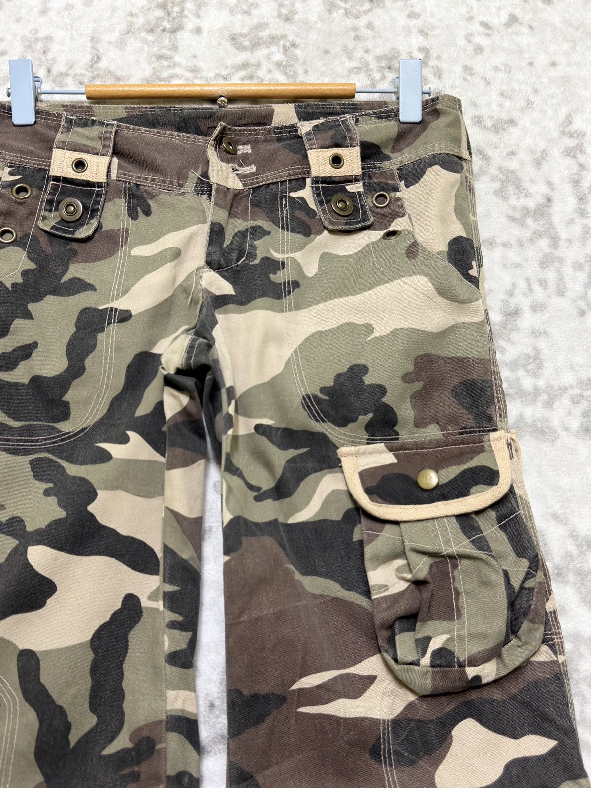 GOA Spiral Girl Camo Cargo Flare Pants Low Rise Women Denim Size US 29 - 5 Thumbnail