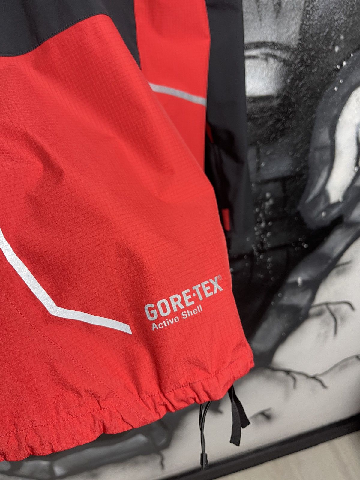 Goretex Gore Bike Wear Gore-Tex Full Zip Red/Black Active Cycling Jacket Men’s Size L Size US L / EU 52-54 / 3 - 13 Thumbnail