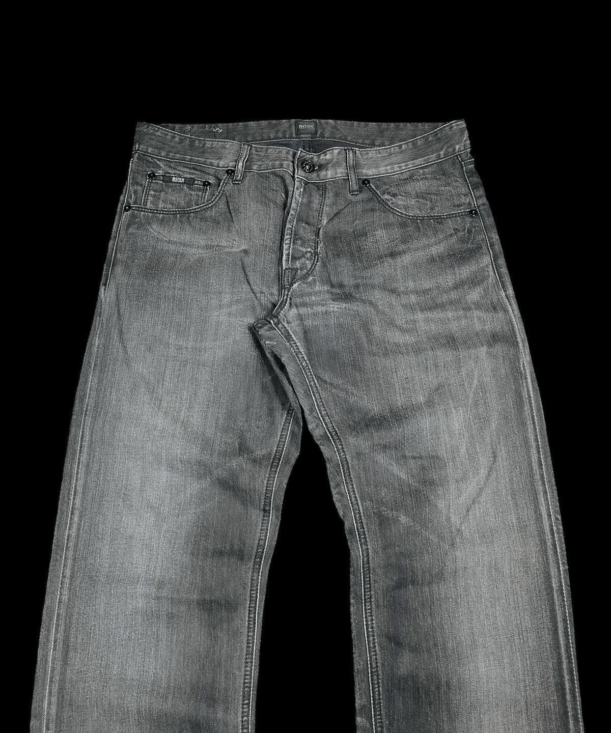 Hugo Boss Vintage Hugo Boss Tapered Fit Jeans Size 34 (Made in Italy) Size US 34 / EU 50 - 1 Thumbnail