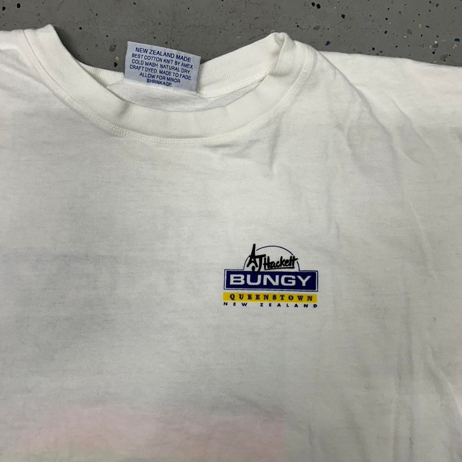 Other VTG AJ Hackett Bungy T-Shirt in white and multi-colour Size US XL / EU 56 / 4 - 4 Thumbnail