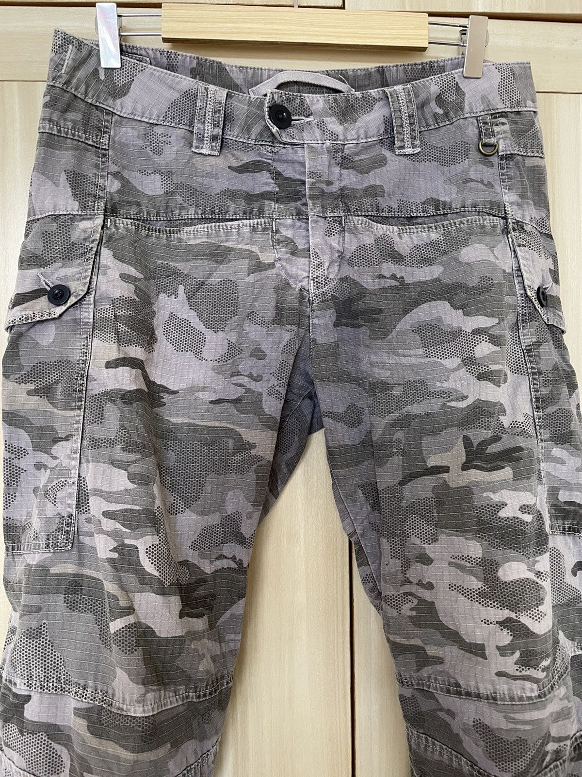 Marithe + Francois Girbaud Archive Girbaud Tactical Cargo Grey Camo Cropped Pants Size US 33 - 4 Thumbnail