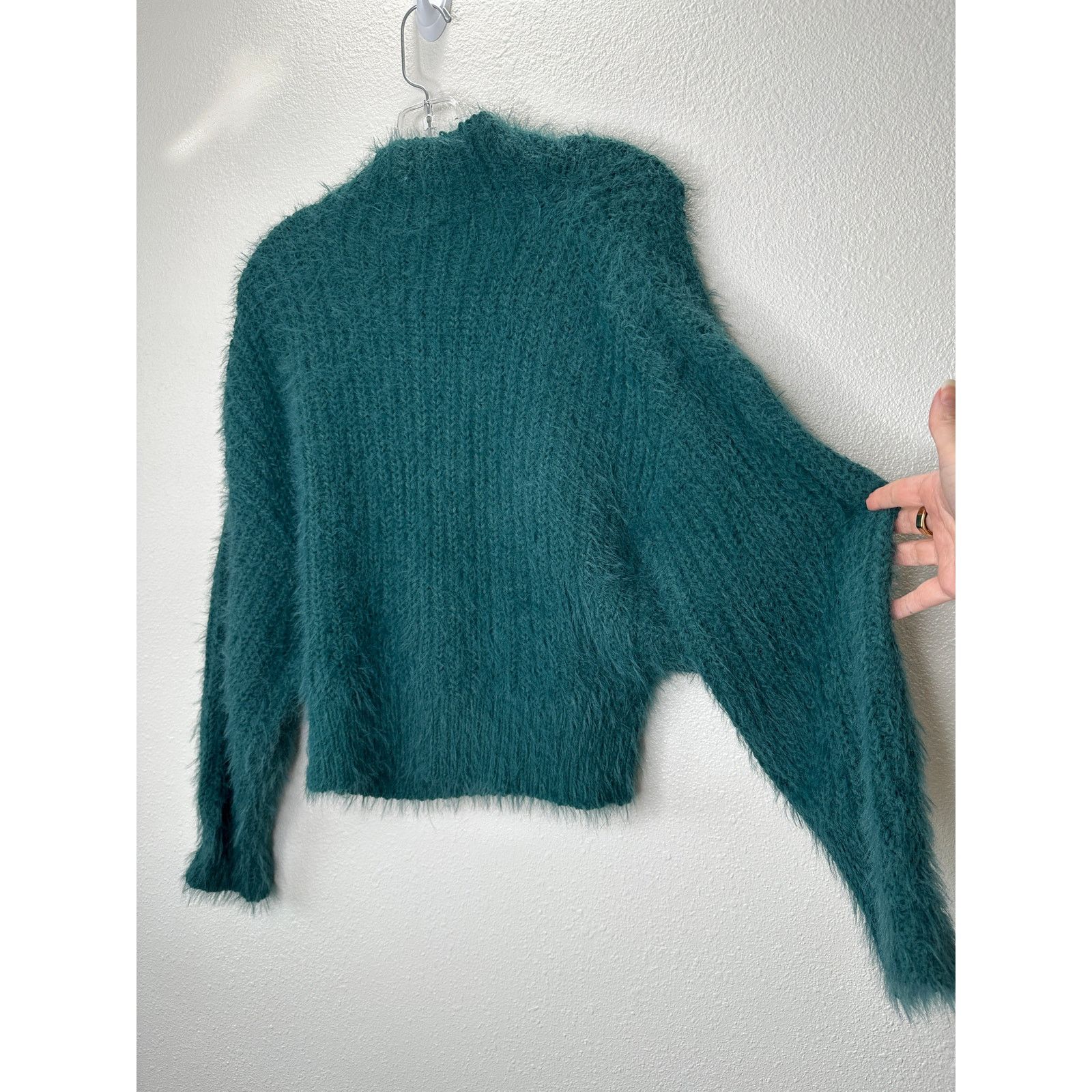 Express Express Green Fuzzy Long Sleeve Mock Neck Crop Sweater XS Size XS / US 0-2 / IT 36-38 - 5 Thumbnail