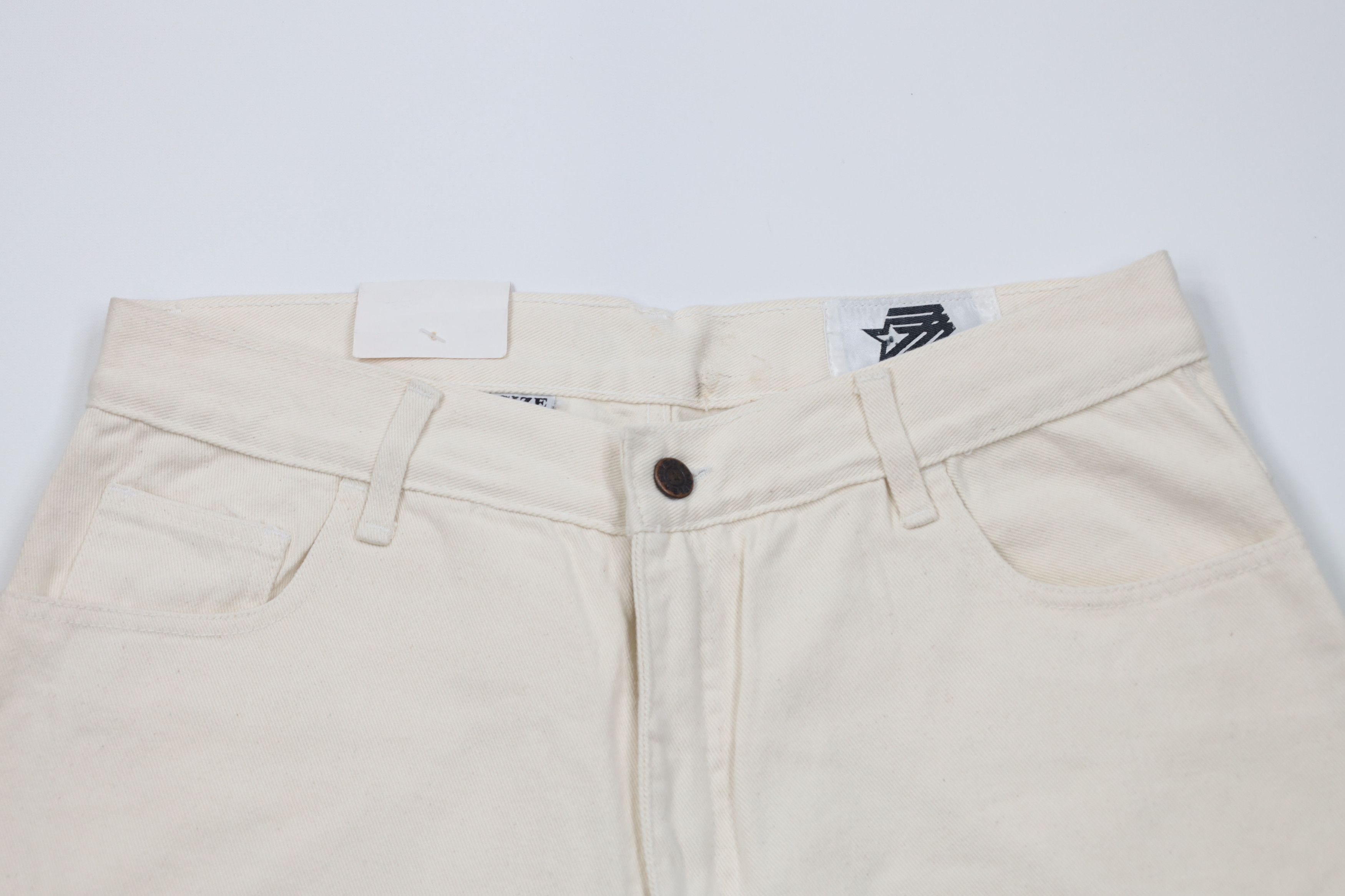 Vintage Deadstock Vintage 90s Streetwear Jean Shorts Jorts Cream Size US 34 / EU 50 - 2 Thumbnail