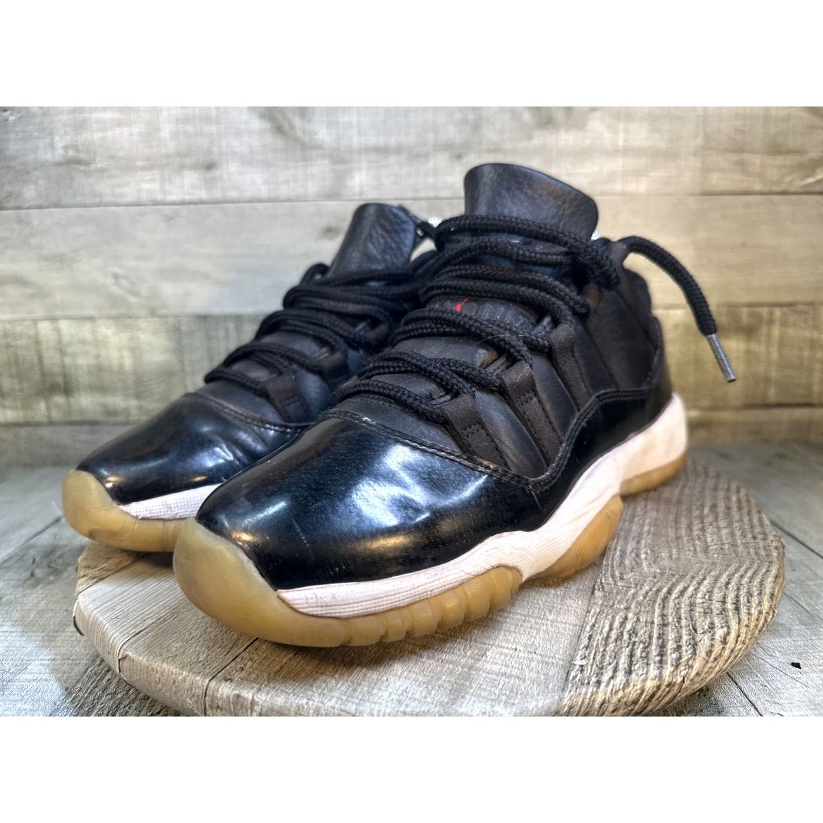 Jordan Brand Size 6 Jordan 11 Retro Low GS 72-10 Sneaker Men Black Air Jordan 11 2022 Low Top Size US 6 / EU 39 - 4 Thumbnail