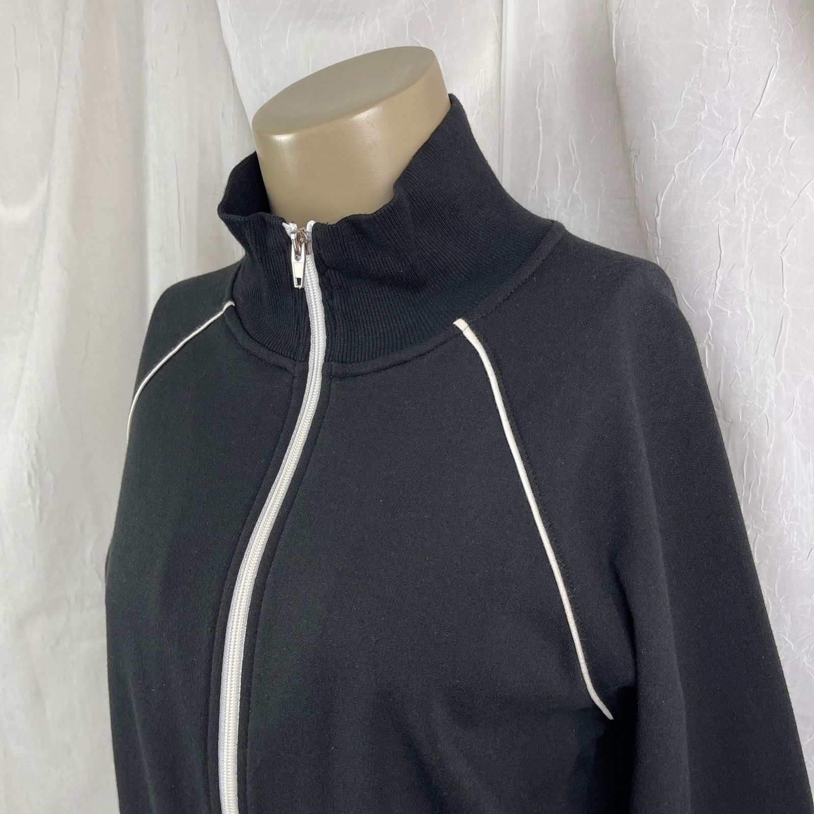 Forever 21 Black Sporty Track Jacket White Piping XXI Forever 21 Small Size S / US 4 / IT 40 - 2 Thumbnail