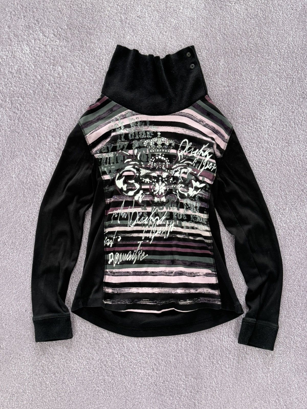 Japanese Brand Y2K Goth Black Long Sleeve Top Cyber Grunge Type Logo Size M / US 6-8 / IT 42-44 - 1 Thumbnail