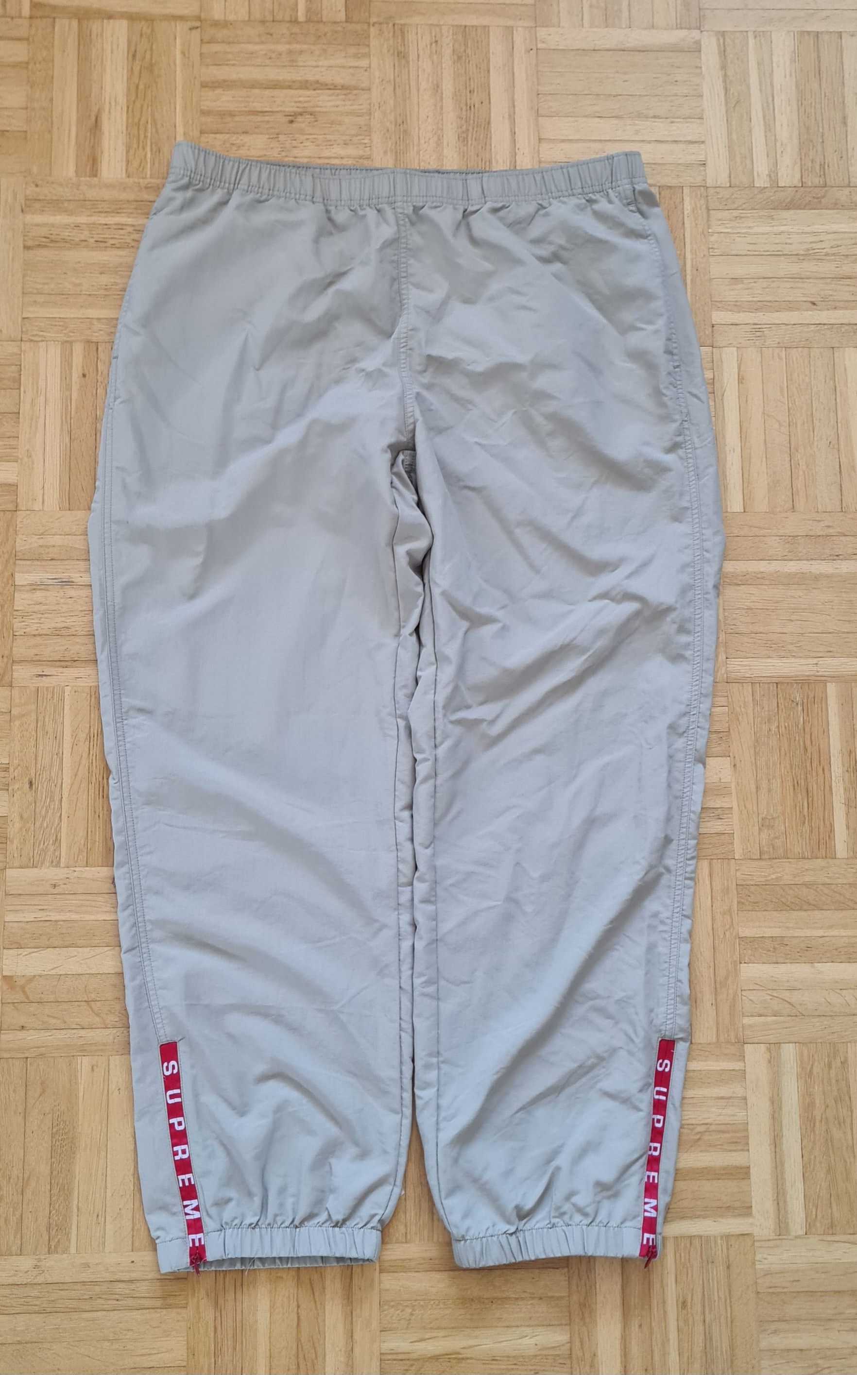 Supreme Supreme Warm Up Pants Nylon Size L Beige SS22 BEEG-0 | Grailed