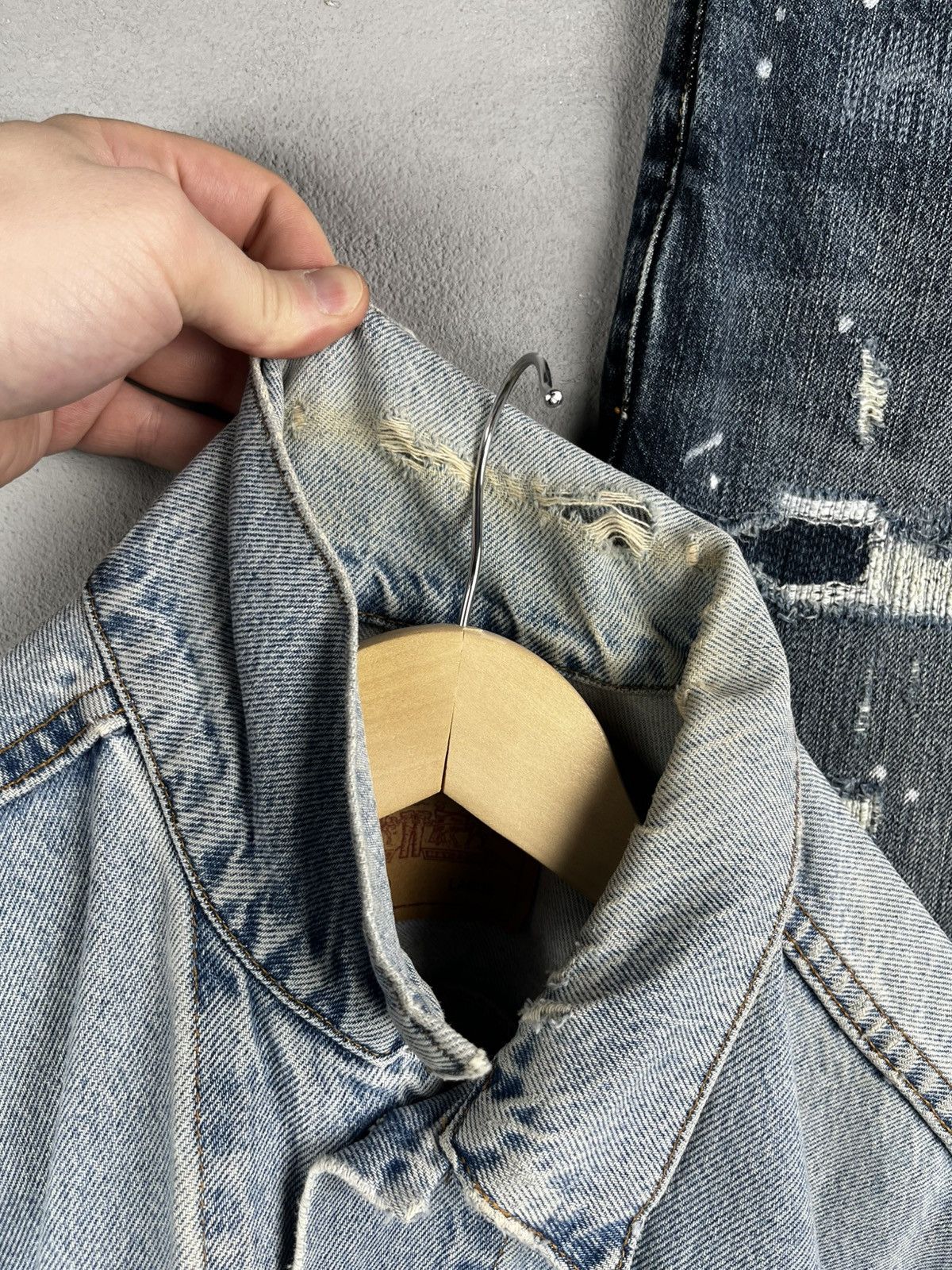 Levi's Levis distressed denim jacket vintage Size US L / EU 52-54 / 3 - 18 Thumbnail