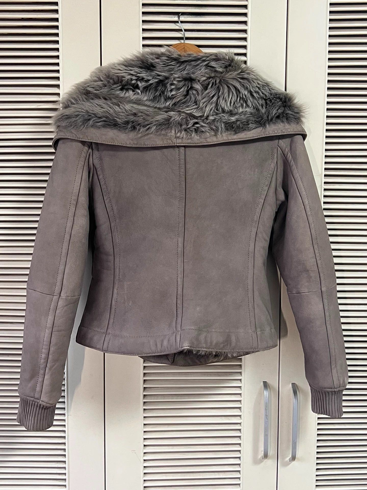 Max Mara Max Mara Short Fur Collar Fall/Winter Coat 38 Size S / US 4 / IT 40 - 2 Thumbnail