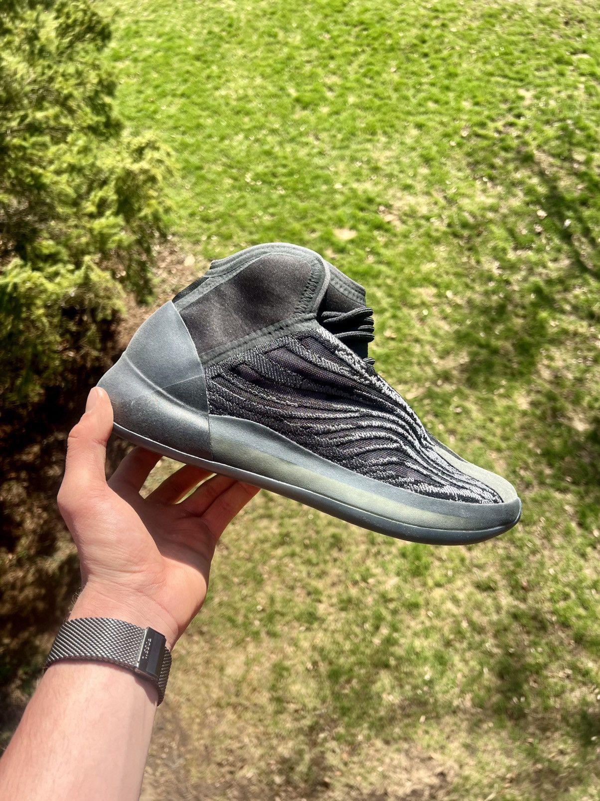 Yeezy Yeezy Quantum onyx Size US 10.5 / EU 43-44 - 1 Thumbnail