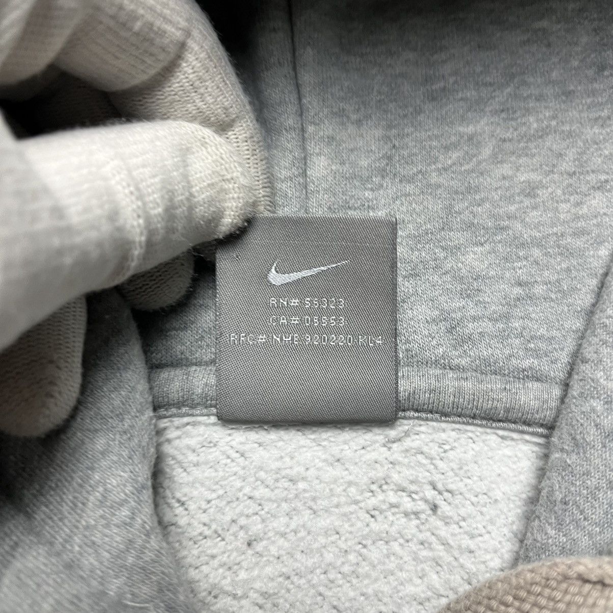 Nike Vintage Nike Gray Hoodie Pocket Swoosh Streetwear Y2K Size US M / EU 48-50 / 2 - 6 Thumbnail