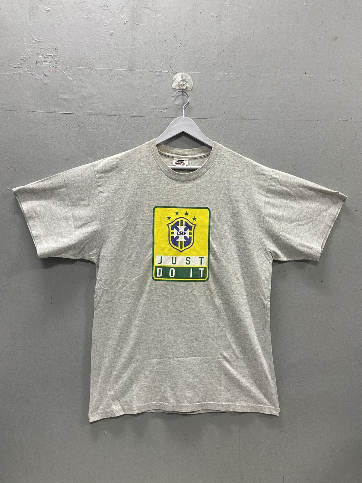 VINTAGE NIKE JUST DO IT BRAZIL CBF FUTEBOL TEE SHIRT