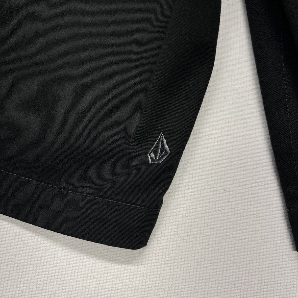 Volcom Volcom Chino Shorts Black Board Beach Casual Simple Skate Size US 30 / EU 46 - 8 Thumbnail