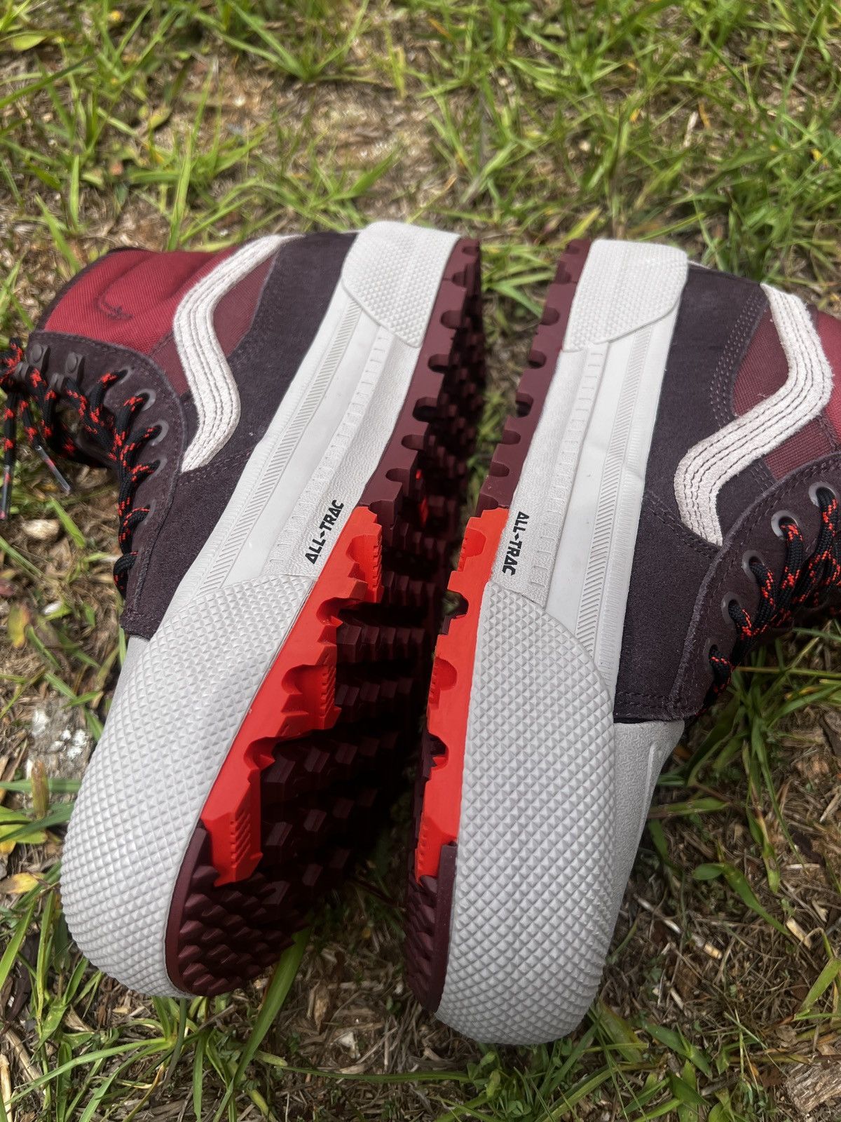 Vans CLEAN Vans size 7.5 Mens Sk8 Hi MTE 3 GoreTex Shoes Red Size US 7.5 / EU 40-41 - 8 Thumbnail