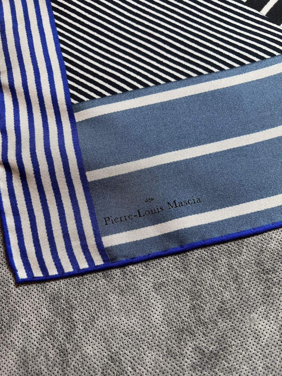 Pierre-Louis Mascia Pierre-Louis Mascia scarf 100% silk Size ONE SIZE - 6 Thumbnail
