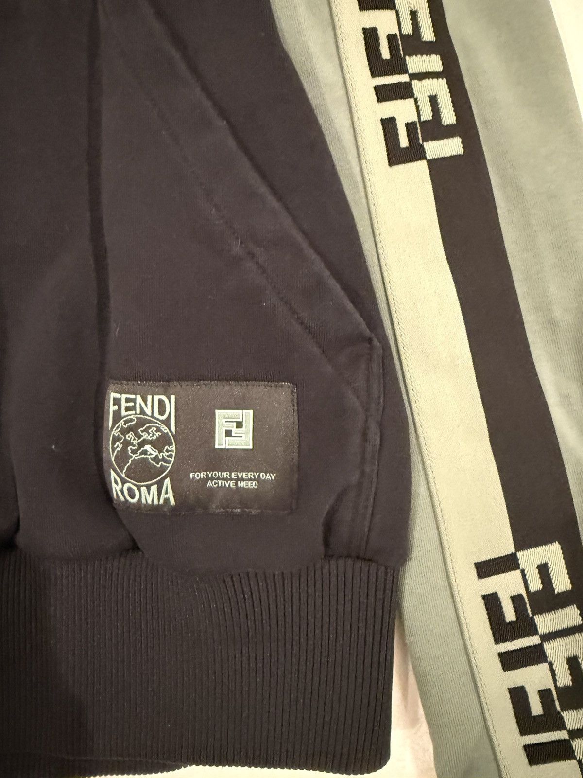 Fendi Fendi FF Stripe Panelled Hoodie Size US S / EU 44-46 / 1 - 2 Thumbnail