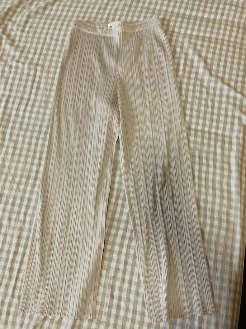 Issey Miyake Issey Miyake size:0 Beige pleated trousers Size 31" - 3 Thumbnail