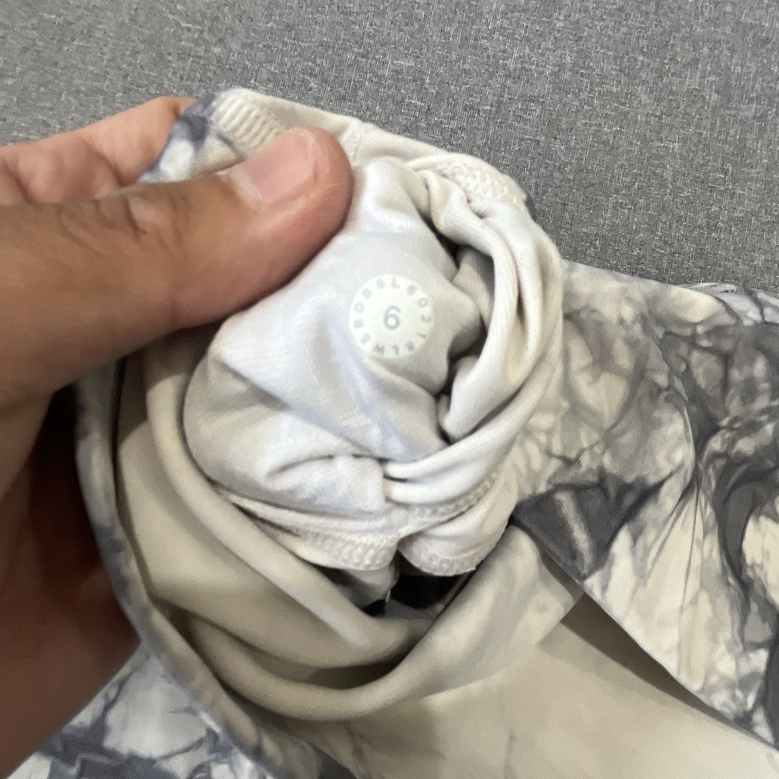 Lululemon Lululemon Leggings Women 6 Shibori White Grey Baltic Wunder Size 28" / US 6 / IT 42 - 6 Thumbnail
