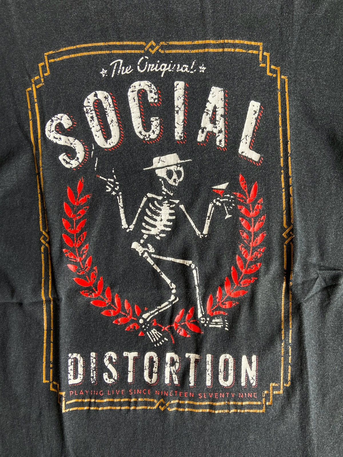 Band Tees × Vintage Social Distortion Faded Logo T-shirt Size US M / EU 48-50 / 2 - 2 Thumbnail