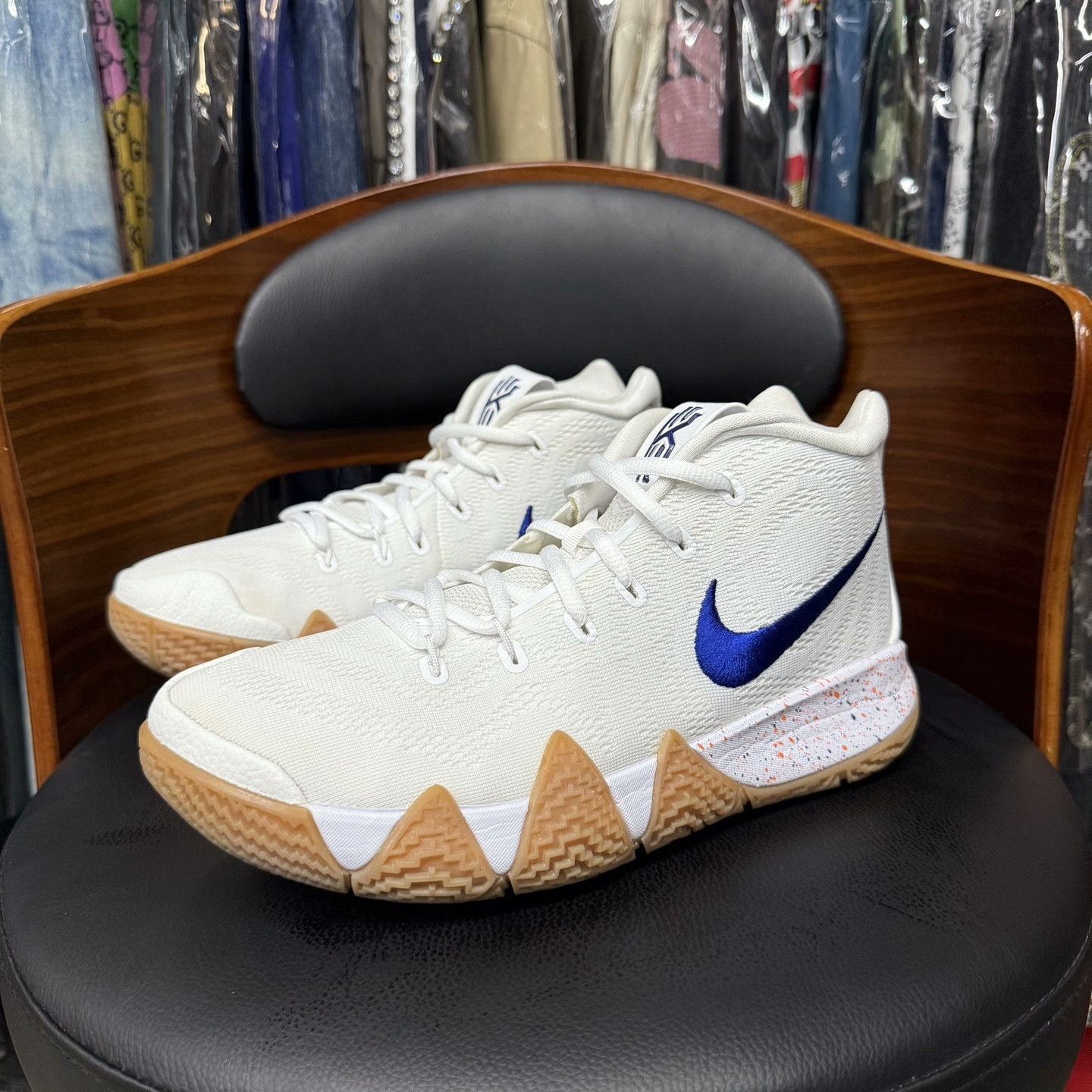Nike Nike White Lowtop Sneakers 40 Men Size US 7.5 / EU 40-41 - 1 Thumbnail
