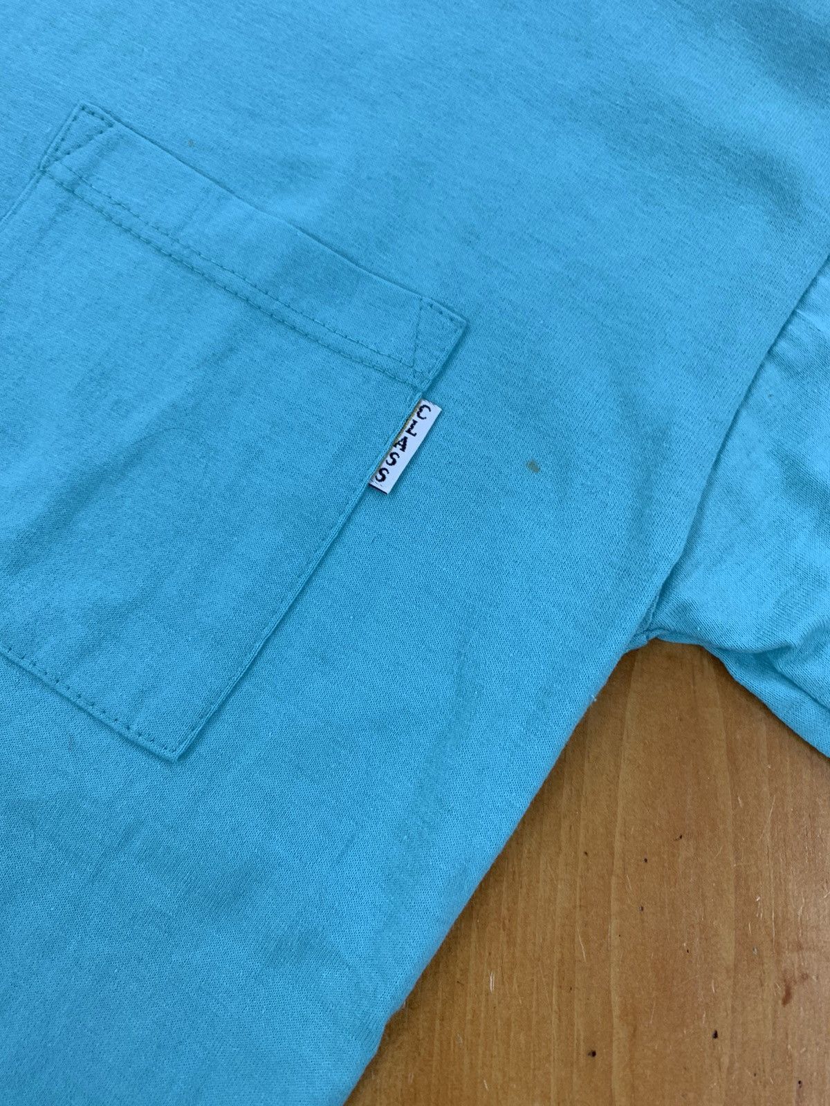 Vintage Vintage 90s Classic Deadstock Teal Pocket Tee Size US XL / EU 56 / 4 - 1 Thumbnail