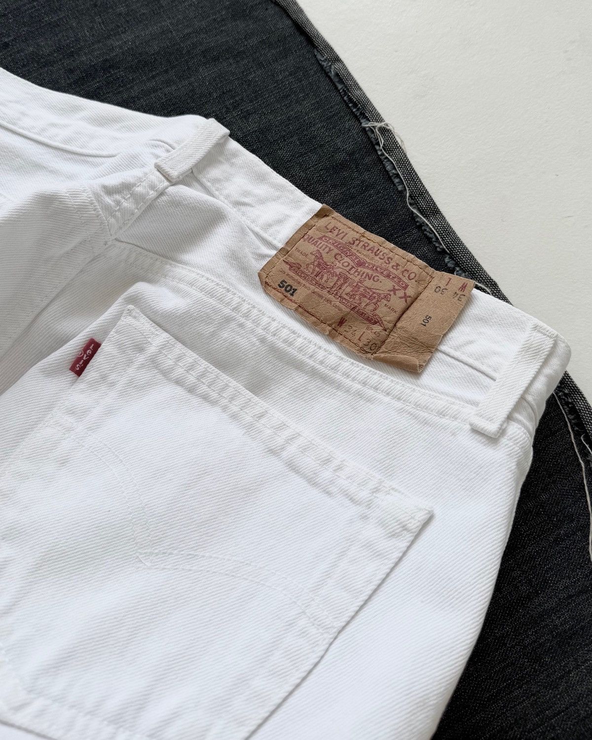 Levi's VINTAGE 90s LEVI’S 501 WHITE JEANS Size US 33 - 11 Thumbnail