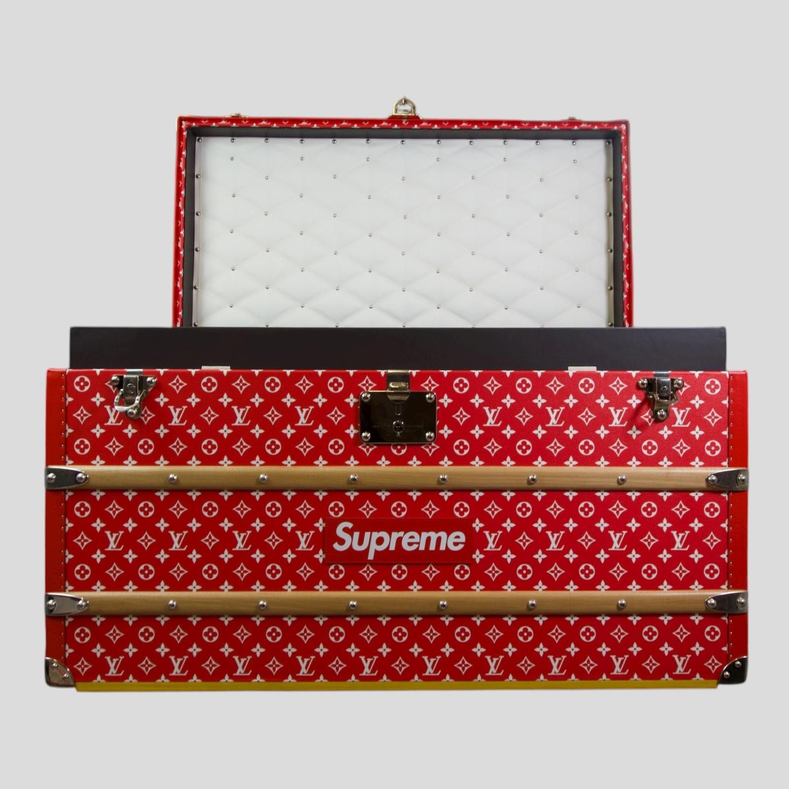 Louis Vuitton Louis Vuitton X Supreme Trunk Size ONE SIZE - 2 Thumbnail
