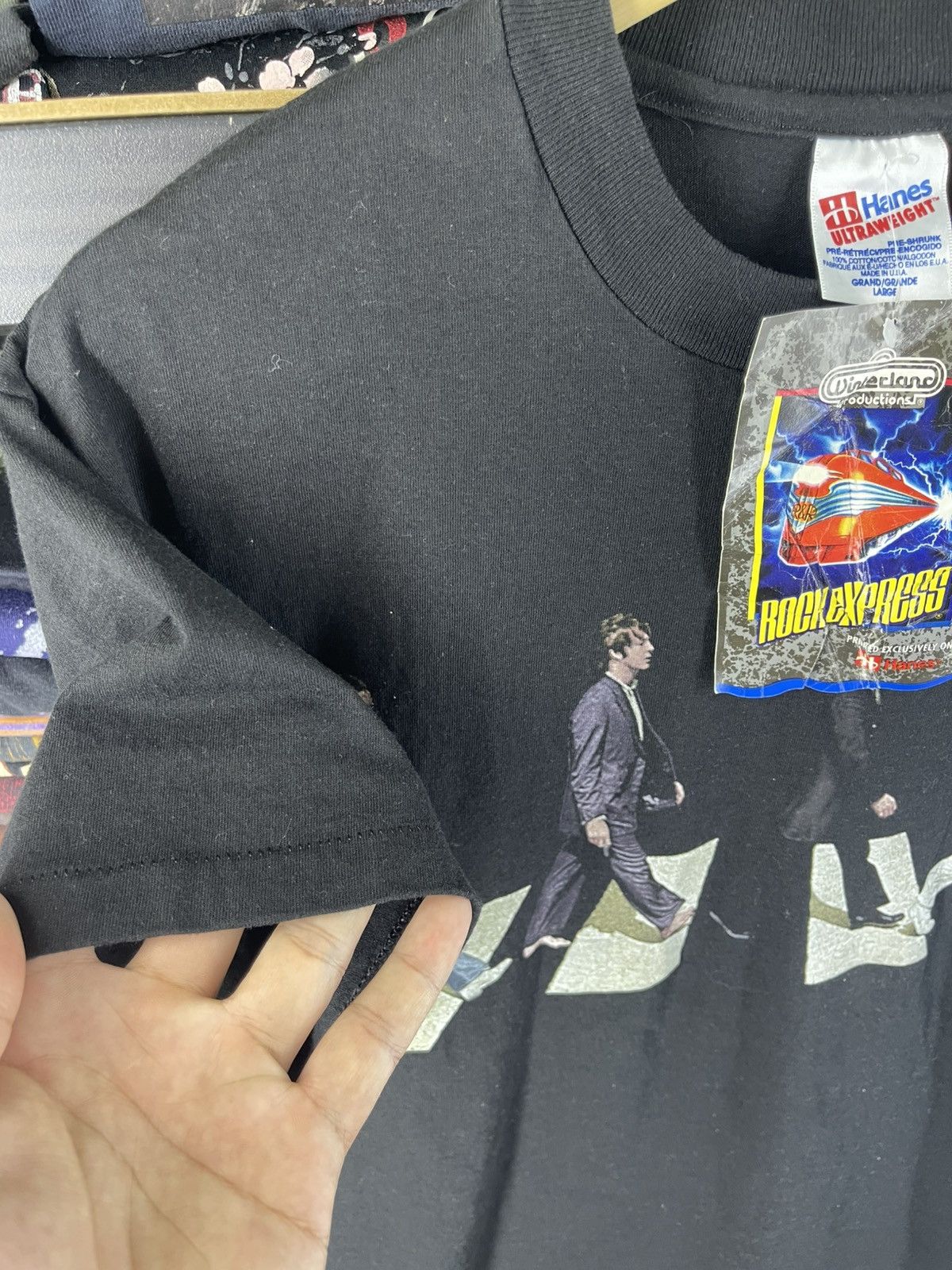 Band Tees vintage 1990s The Beatles "Abbey Road" t-shirt Winterland Size US L / EU 52-54 / 3 - 3 Thumbnail